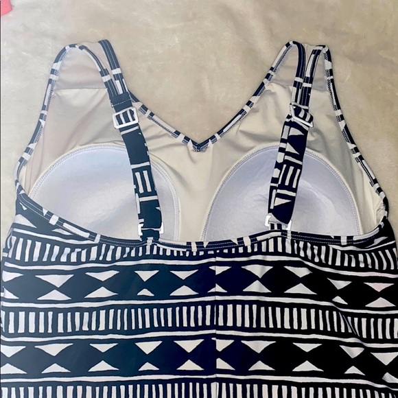 Bathing suit - Picture 3 of 3